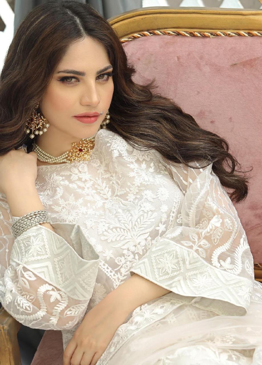 Husn-e-Mahfil – Organza & Net 3Pc Worn by Neelum Munir unstiched