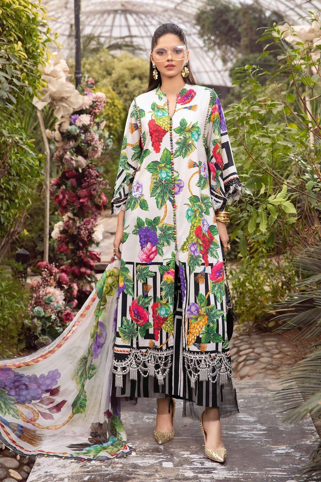 Heavy Fancy Embroidered Lawn 3Pc